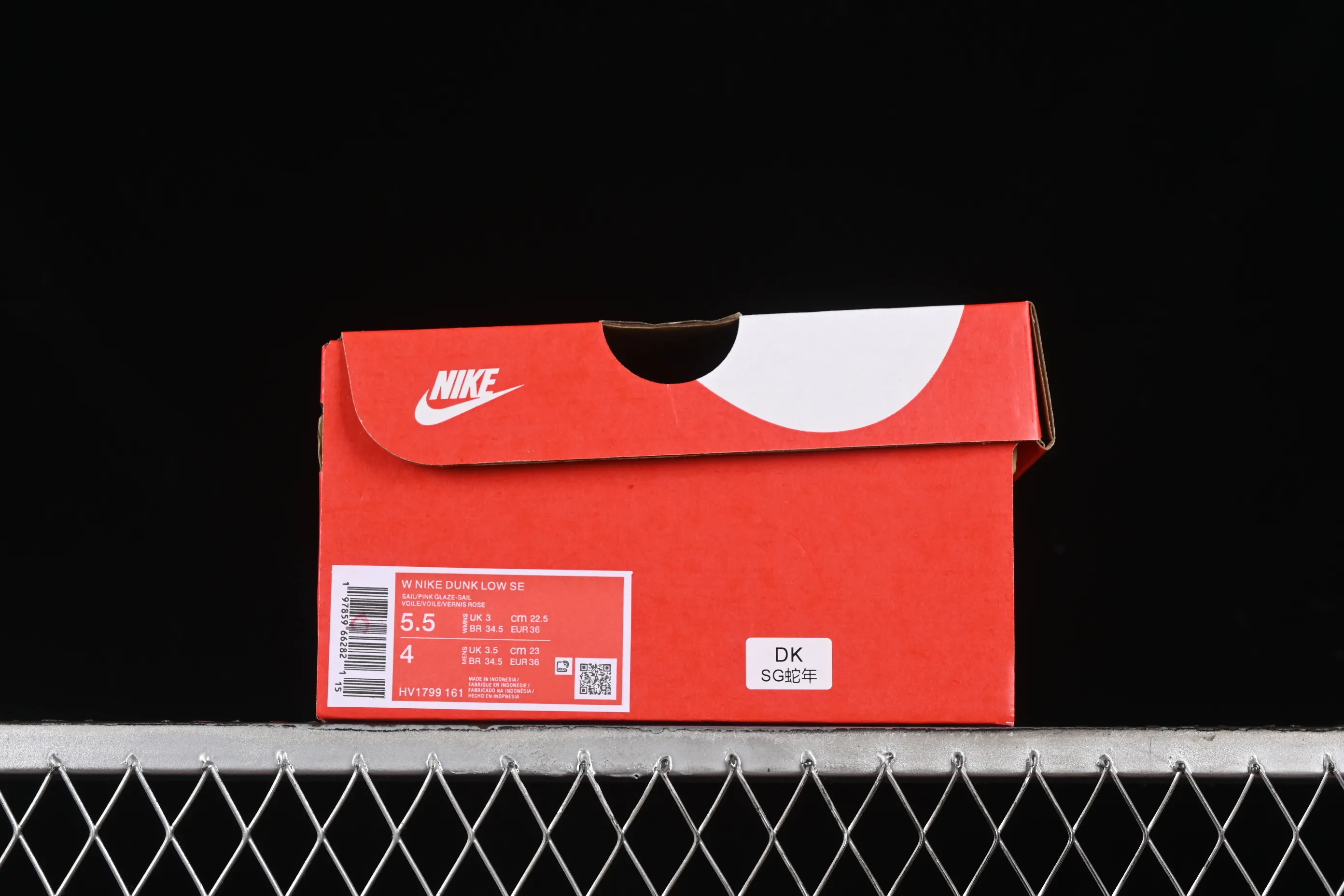 All categories Nk SB Dunk series Nk SB Dunk Low low-top sneakers Nk Dunk Low 85 double hook series Year of the Snake theme SB low-top sports and leisure sneakers HV1799-161